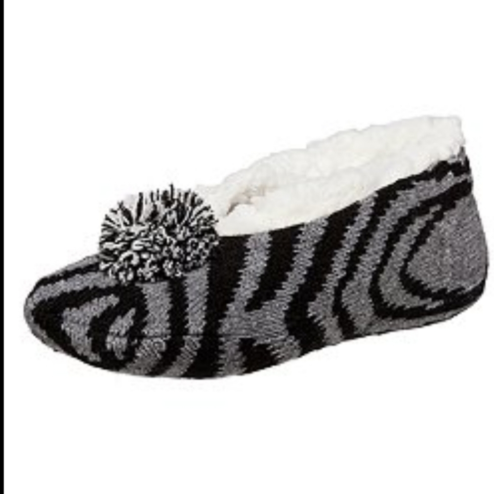 NWT Northeast Outfitters Youth Cozy Cabin Zebra Slippers Size Small (Black)